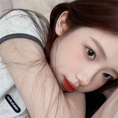 三女性